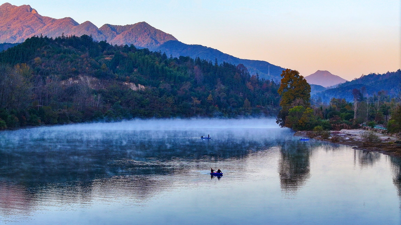晨雾飘缈 诗意流淌